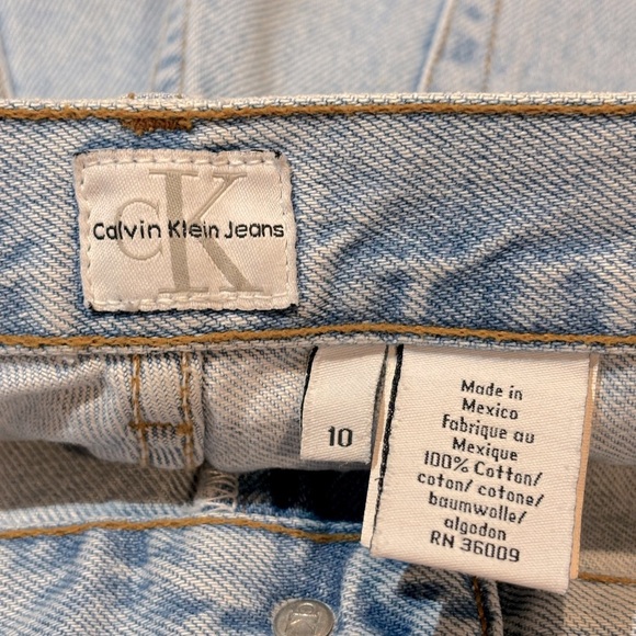 Vintage 90s Calvin Klein Jean Shorts in Sz 10‎ Cotton Light Wash Denim - Picture 9 of 9